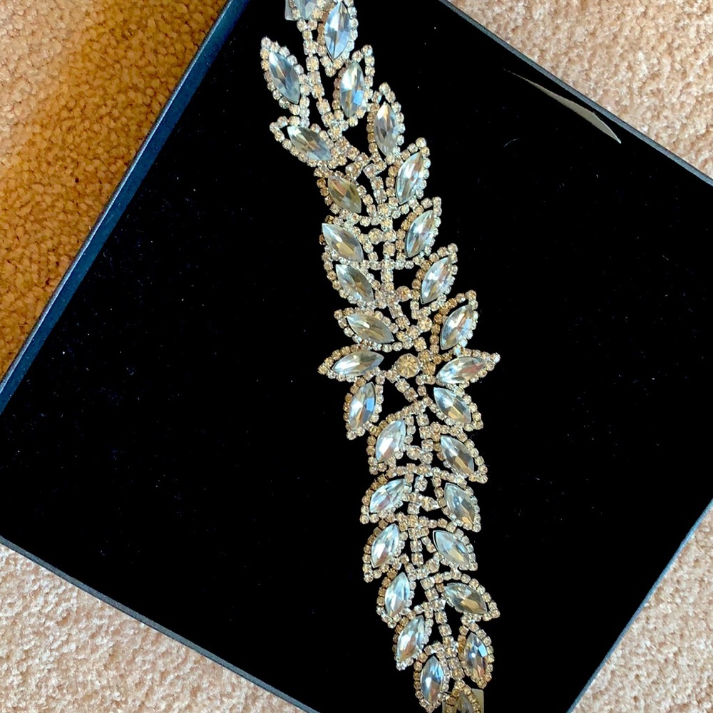 Rhinestone headband with tie